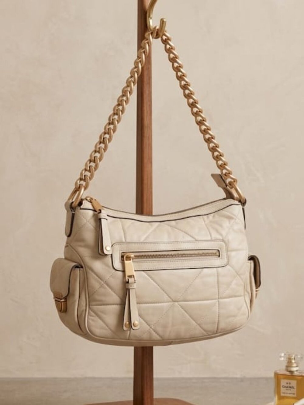 MARC JACOBS Made in Italy Beige Quilted Leather Gold Chain Shoulder Bag